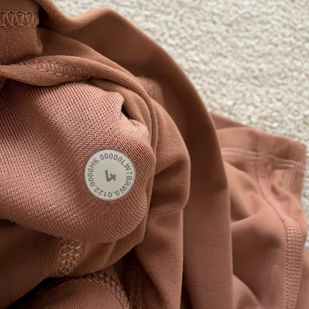 lululemon Align HR Short 6" size 4 in Dusty Clay - Picture 4 of 4